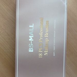 18 Piece Professional Makeup Brushes